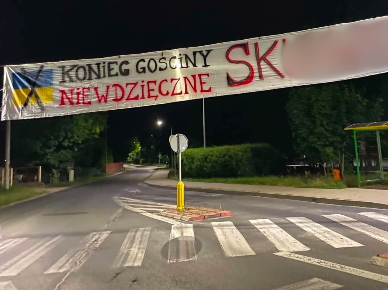 "Zaczyna się od słów, potem przychodzą czyny” - wójt o antyukraińskim banerze
