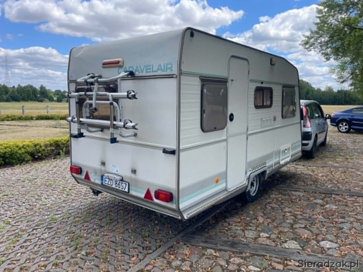 Zadbany kamping CARAVELAIR A4002 + Przedsionek