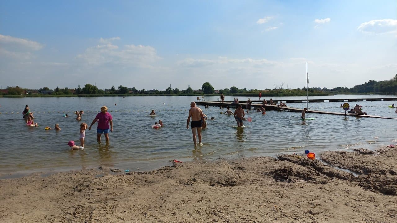 Zalew Piaski- Szczygliczka w Ostrowie Wlkp. Woda jest nieprzydatna do kąpieli
