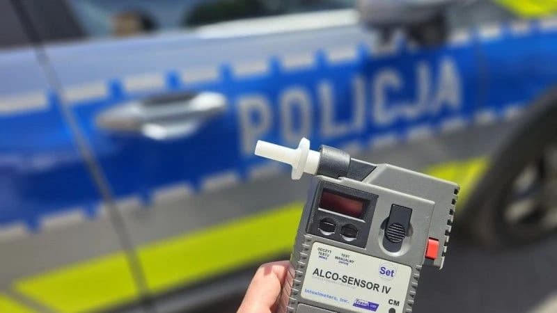 Zatrzymano kilkudziesięciu pijanych kierowców. Rekordziści mieli 2,5 promila i zakaz prowadzenia pojazdów
