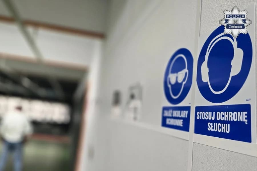 Zawiercie: Policjanci doskonalili umiejętności strzeleckie na strzelnicy w Sosnowcu