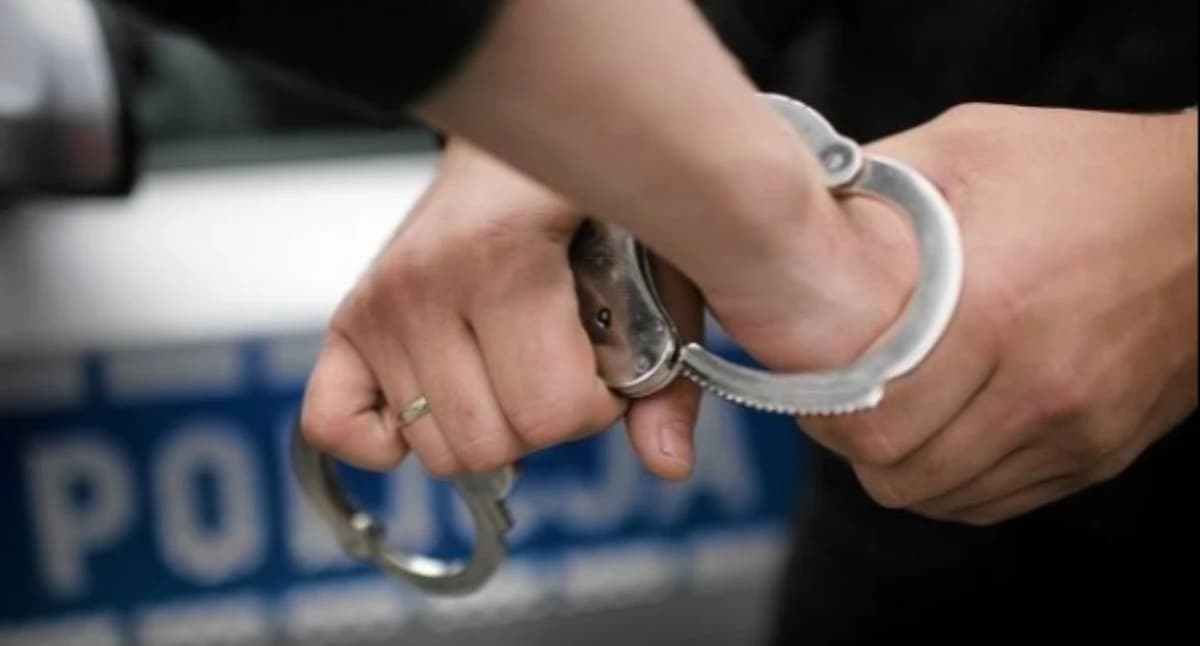 Zdemolował łodzie, zjadł zapasy i wypił alkohol. 24-letni wandal zatrzymany na przystani w Pułtusku