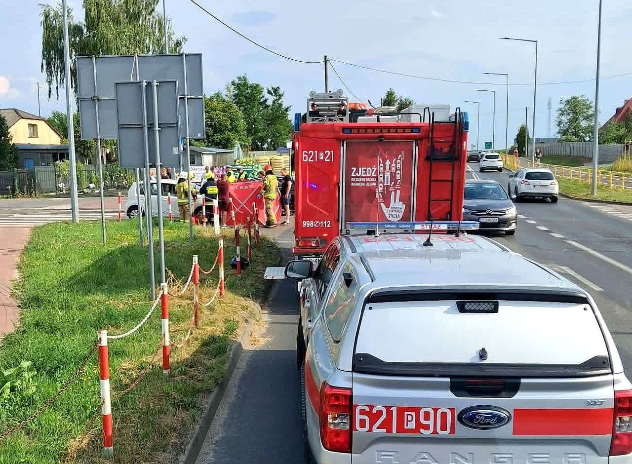 Zderzenie motocykla z samochodem w Turku. Karetka przyjechała z Uniejowa