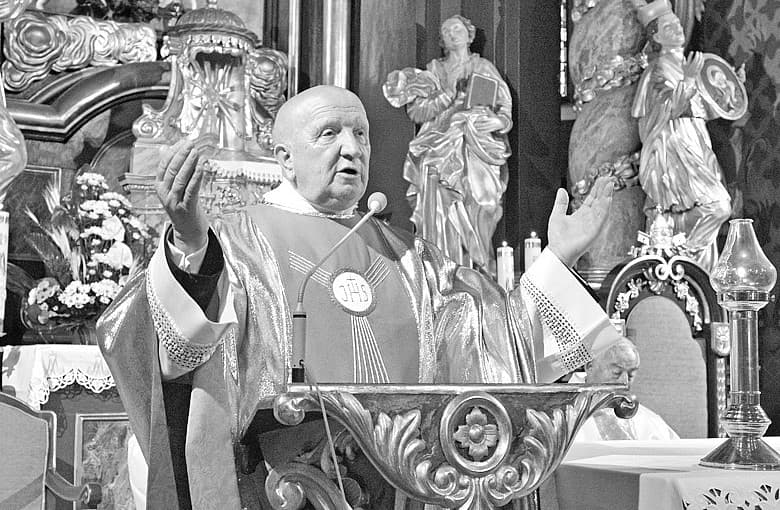 Zmarł ks. infułat Władysław Fidelus