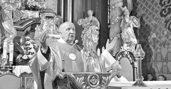 ZMARŁ KS. INFUŁAT WŁADYSŁAW FIDELUS – WIELOLETNI PROBOSZCZ ŻYWIECKIEJ KONKATEDRY