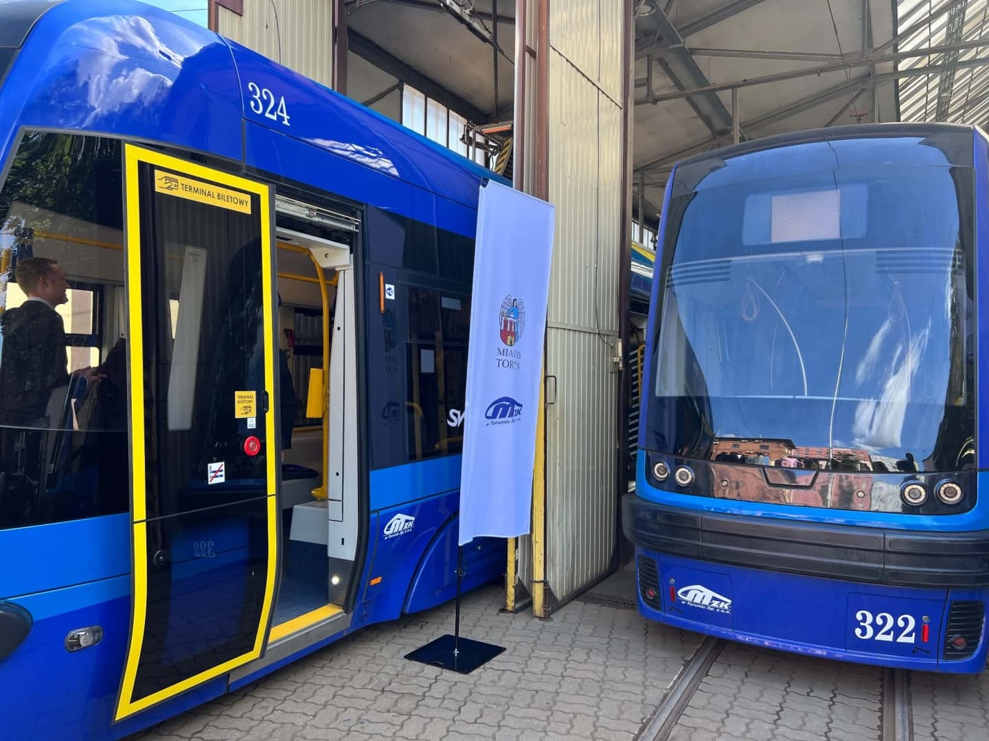 Zmiany na torach w Toruniu. Miasto kupuje kolejne nowoczesne tramwaje