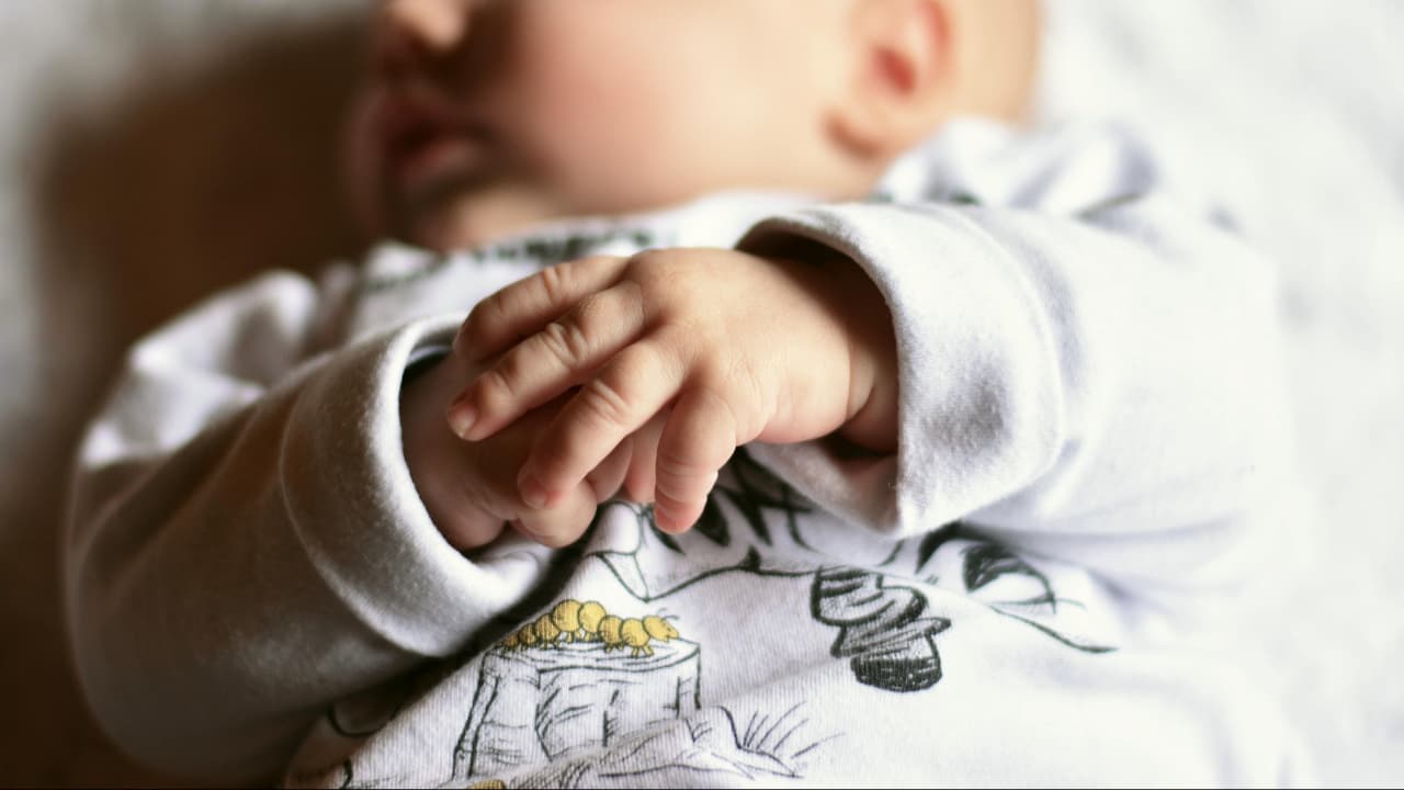 Znęcał się nad niemowlęciem i jego matką. Usłyszał zarzuty 20