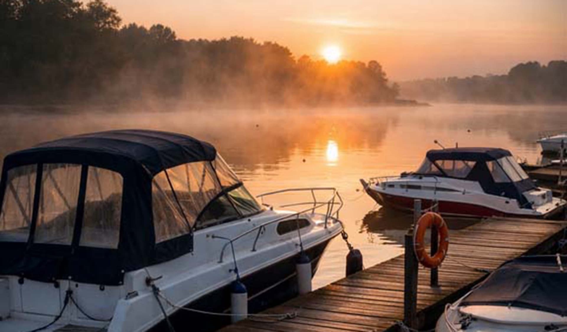 Zniszczył łodzie, najadł się i napił. 24‑latek zatrzymany na przystani wodnej