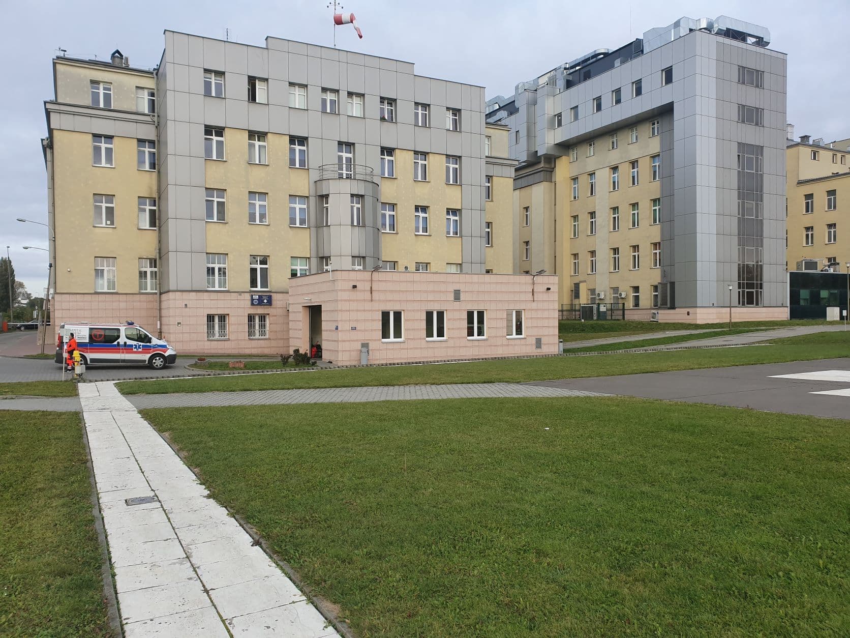 Związkowcy ze Szpitala Narutowicza: To nie my odpowiadamy za wstrzymanie prac na połączeniem ze Szpitalem Wojskowym
