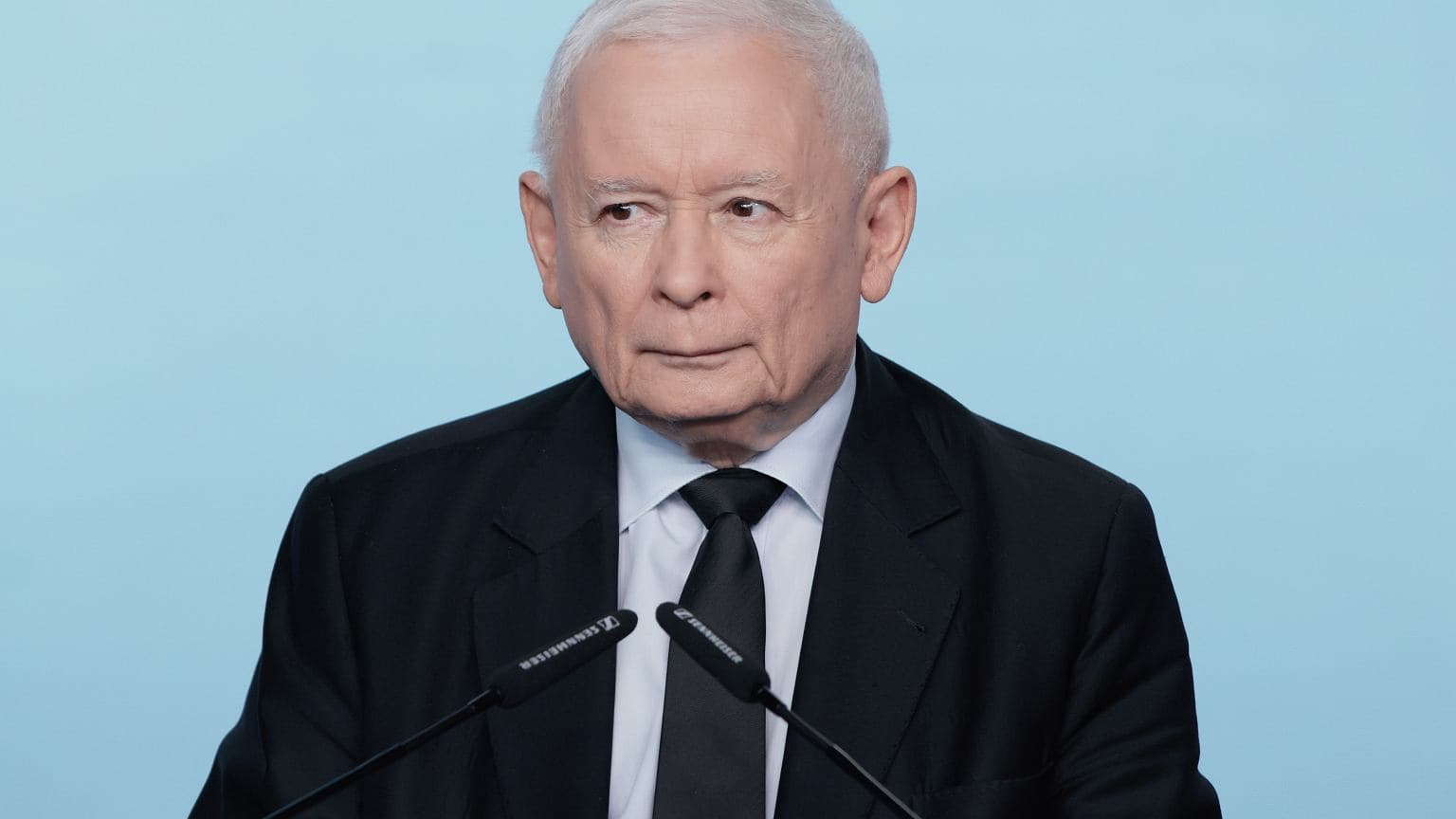 Kaczyński próbuje załagodzić napięcia w PiS. "Apeluję o łyk zimnej wody"