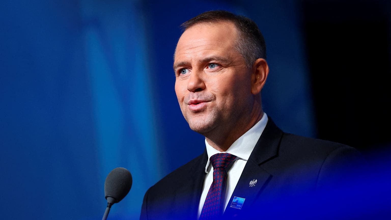 Nawrocki dostał rewolwer od Erdogana. Przydacz potwierdza