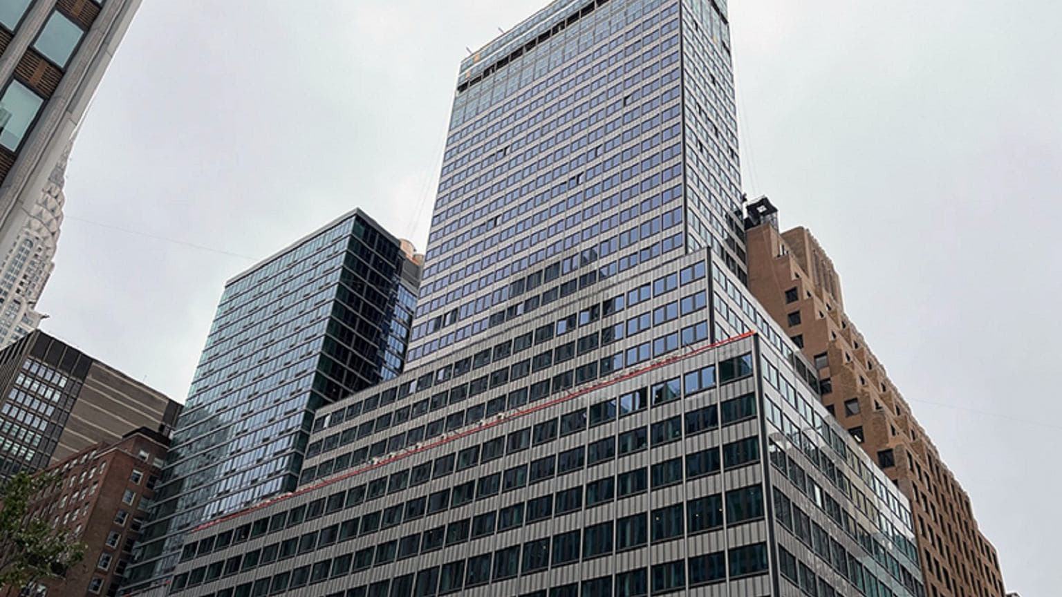 Nowe informacje ws. uszkodzonego wieżowca na Manhattanie. "Niektóre ewakuacje odwołane"