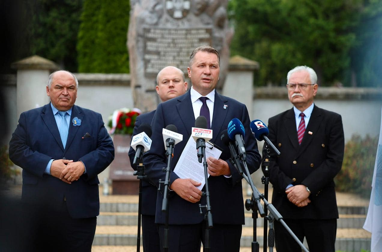 PiS domaga się od rządu sprzeciwu wobec akcesji Ukrainy do UE. Czarnek składa projekt uchwały