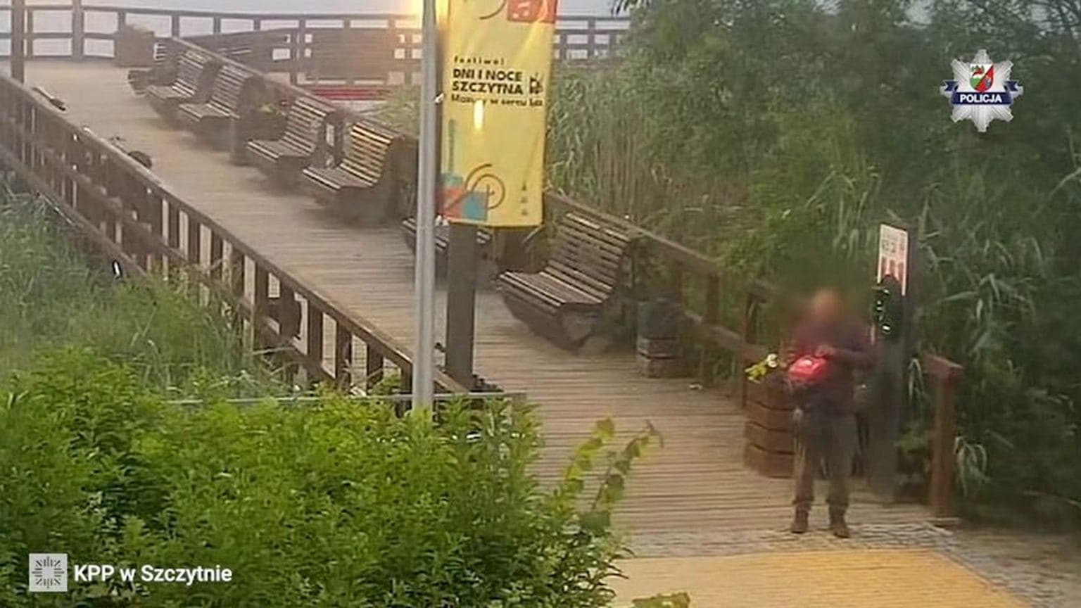 Policjanci zatrzymali mężczyznę, który ukradł defibrylator z plaży miejskiej. Tłumaczył się w niecodzienny sposób