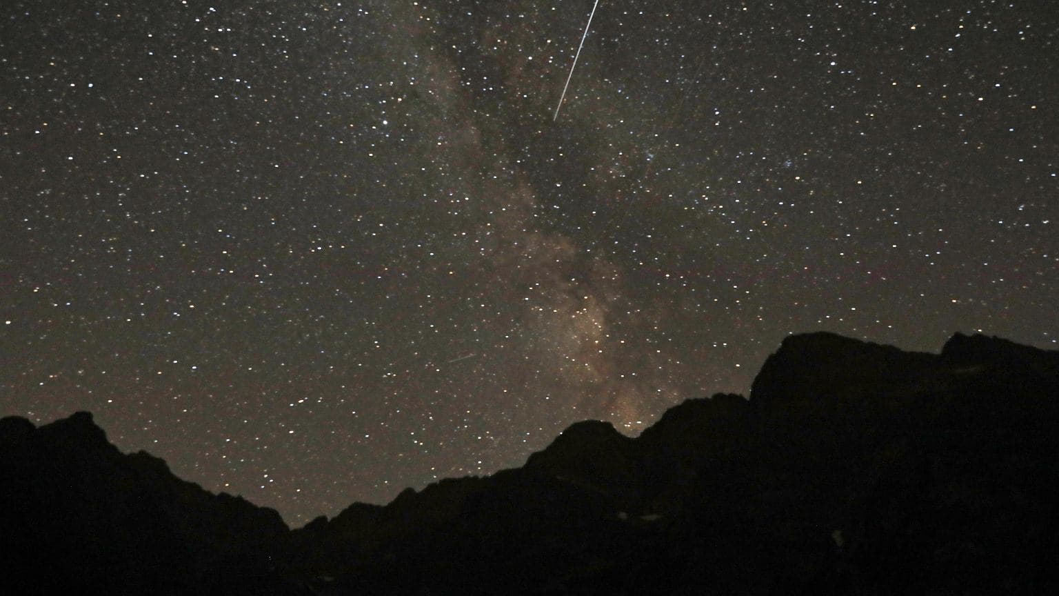 Nad Polską pojawi się niezwykłe zjawisko. Na niebie pojawią się dziesiątki meteorów