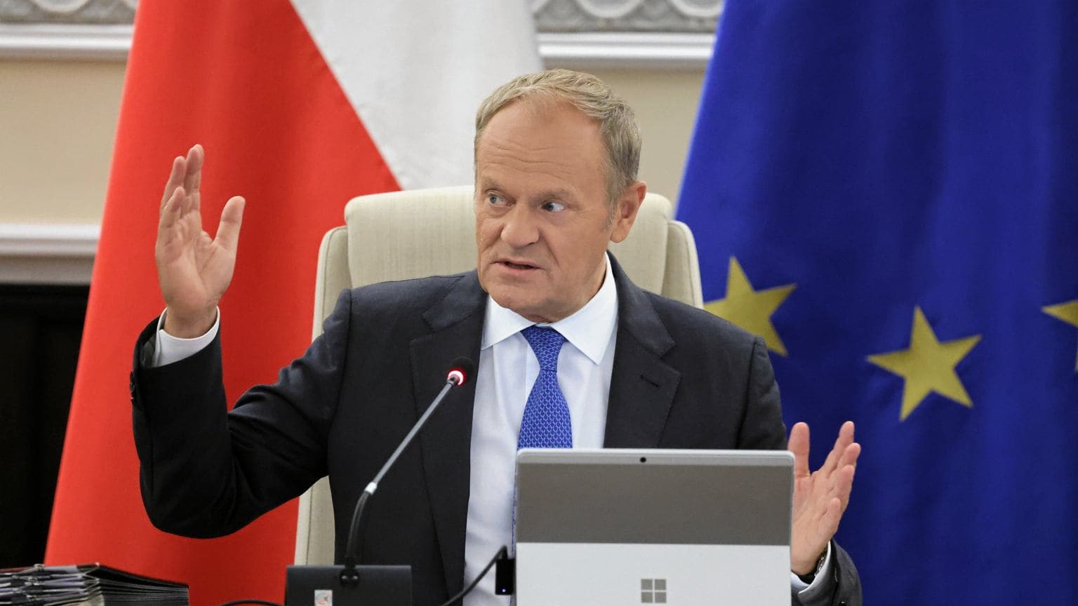 Spotkanie KO za zamkniętymi drzwiami. Tusk wskazał problemy