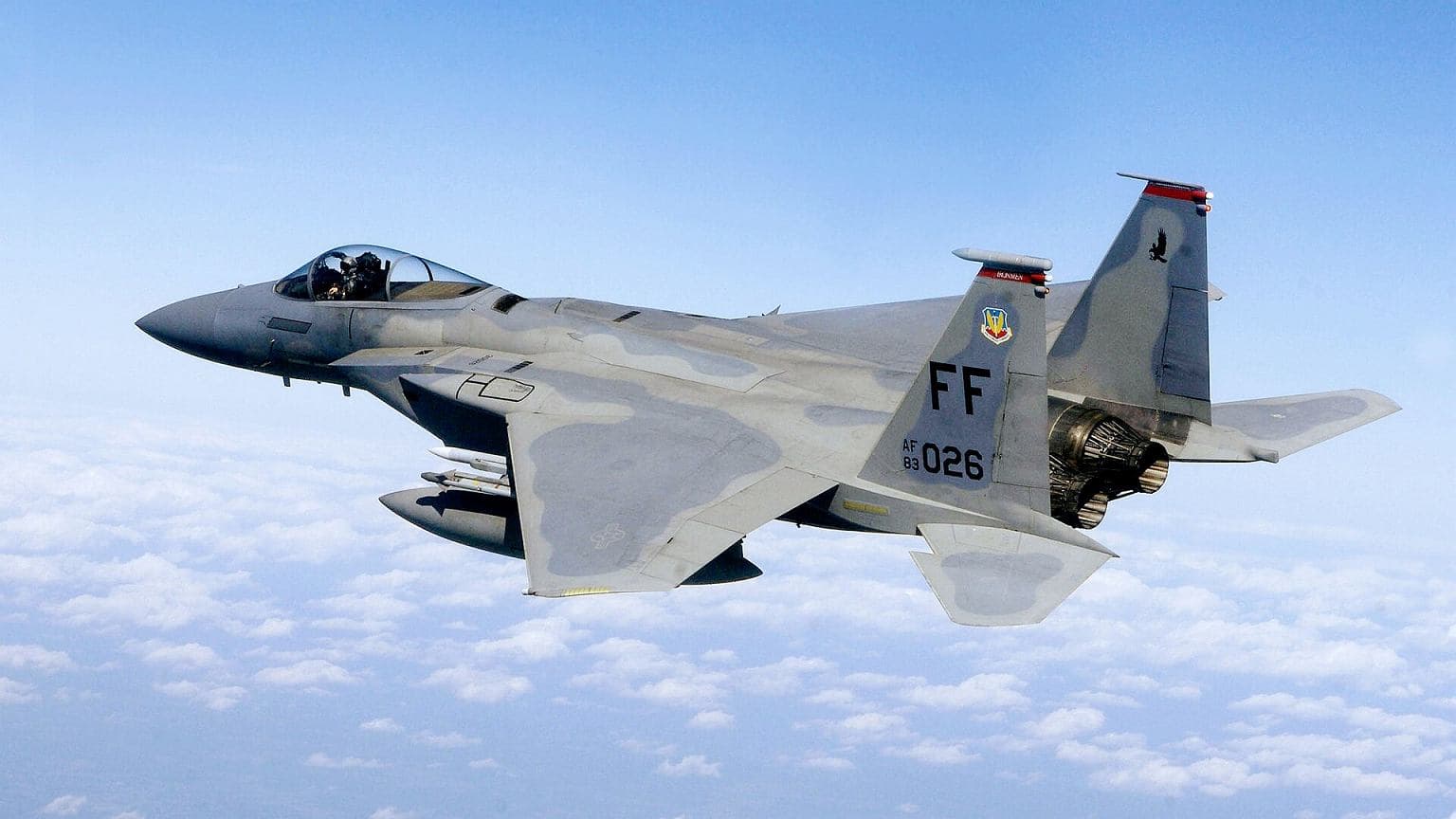 Pilot USA zobaczył nad Iranem coś niezwykłego. "Rój meduz" na niebie