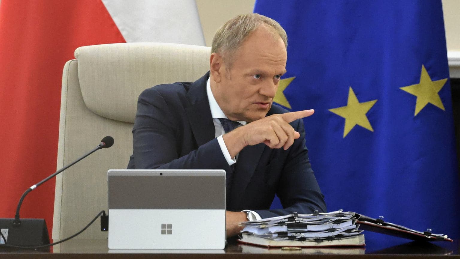 Tusk wezwał posłów KO. Wiadomo, o czym chce mówić