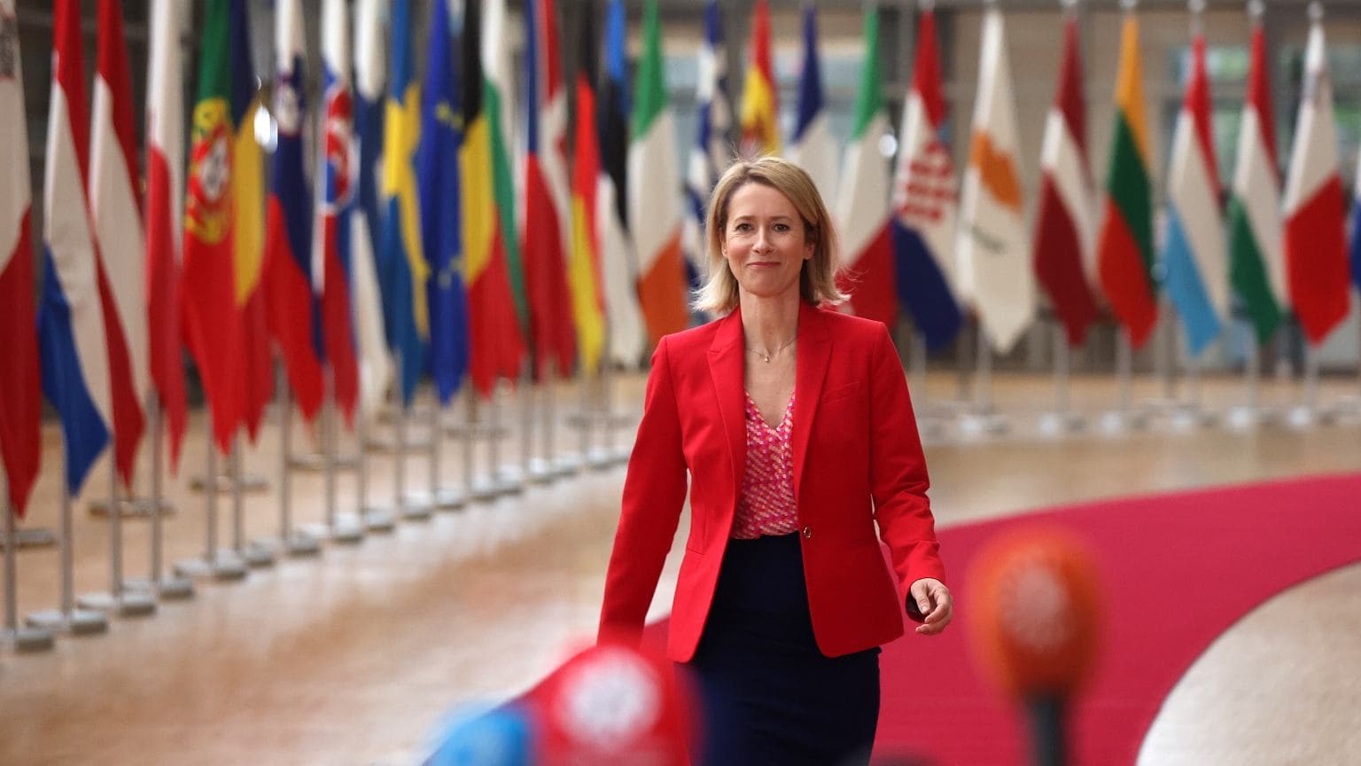 UE wprowadza sankcje na 250 podmiotów z Rosji. Ważą się losy limitu cen rosyjskiej ropy