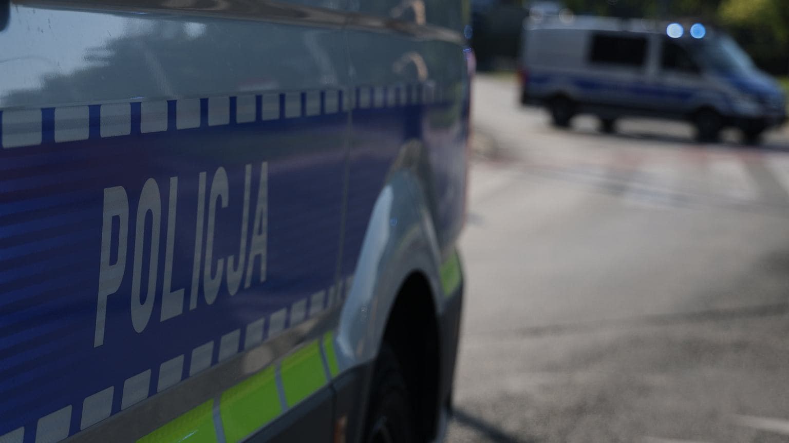 Warszawa. Tragiczny finał interwencji. Media: Uciekał przed policją po elewacji bloku