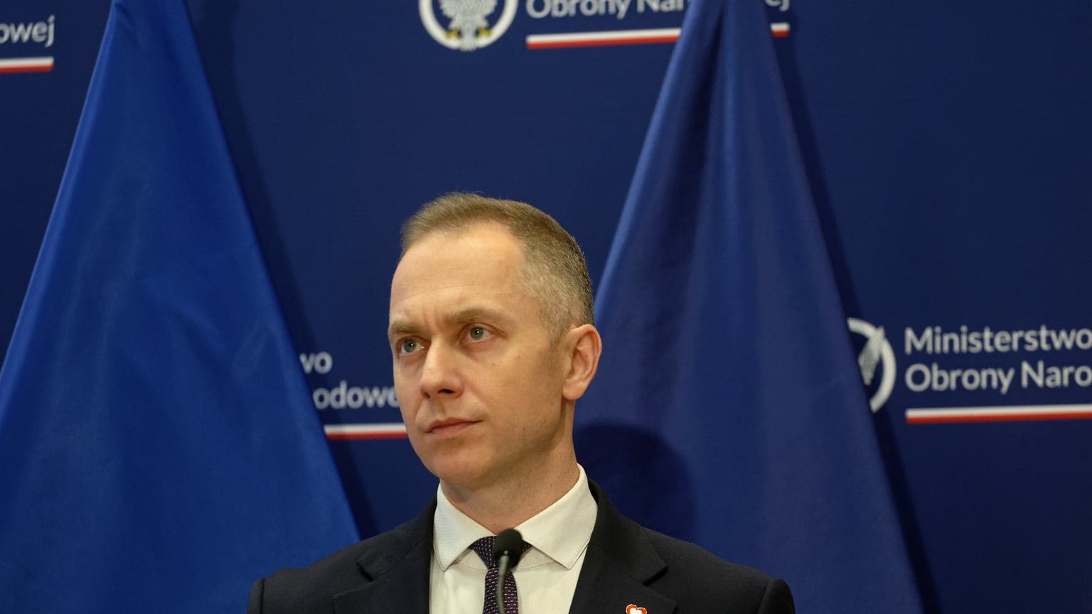 Wiceszef MON do człowieka Nawrockiego: Brzydko pan kłamie