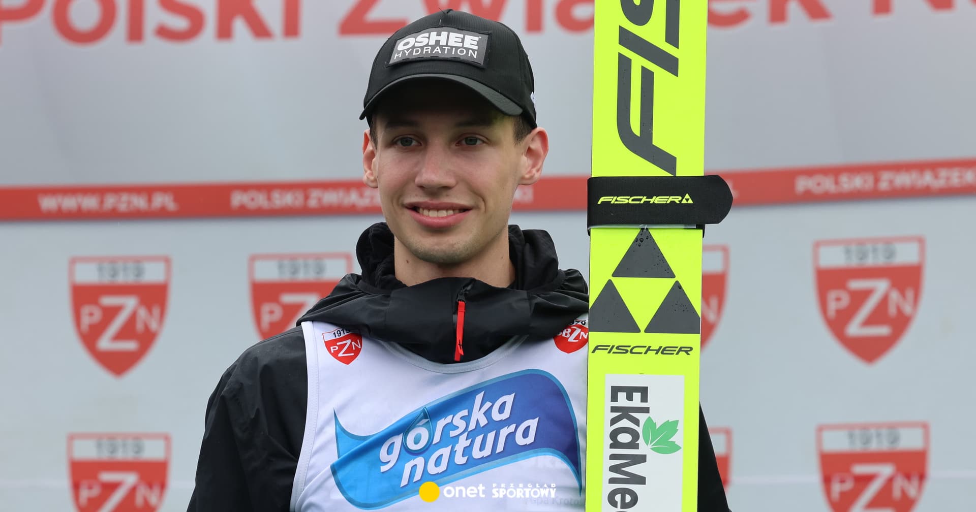 Kacper Tomasiak już wygrywa. Wielka niespodzianka na podium