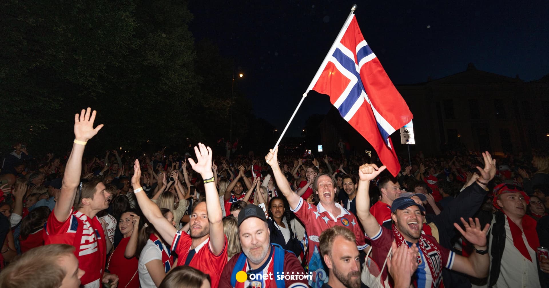 Kibice w Norwegii oszaleli na punkcie piłki. Miasta nagle zamierają