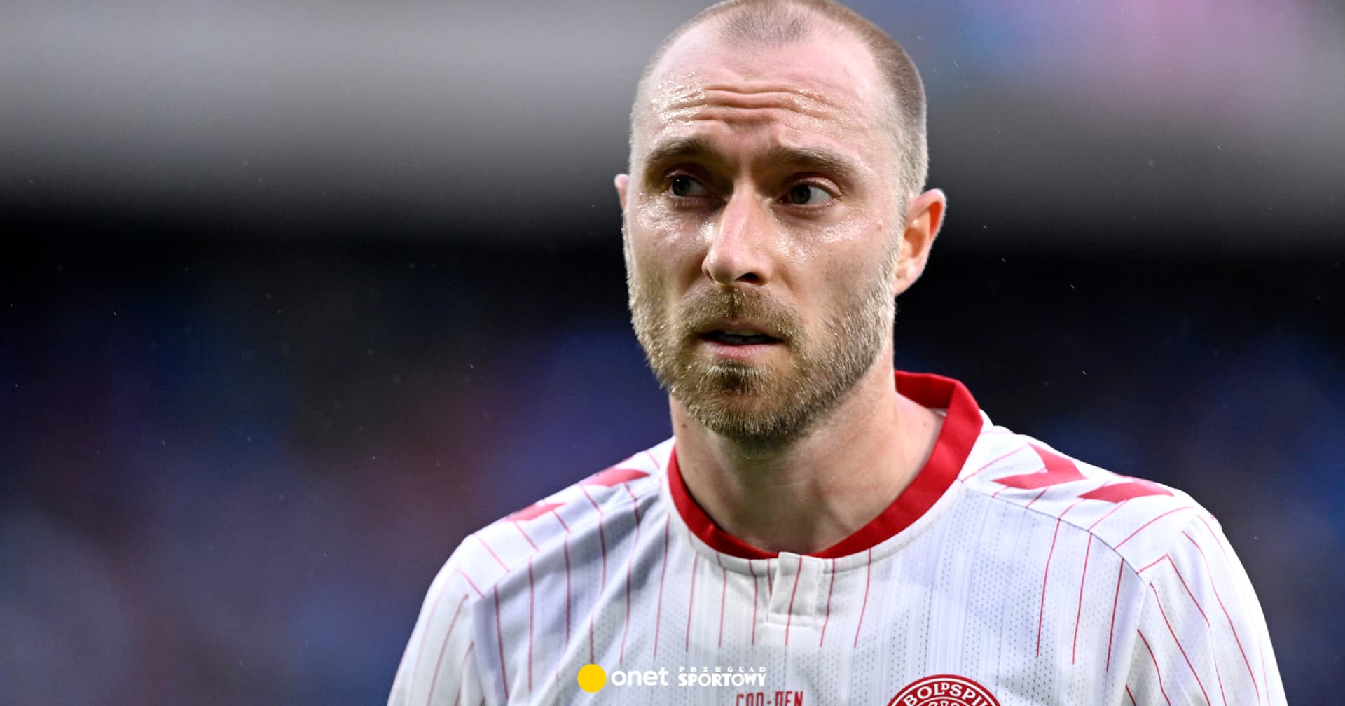 Runął na murawę podczas gry. Christian Erisken podjął kluczową decyzję